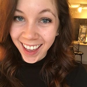 Meet your Posher, Abby